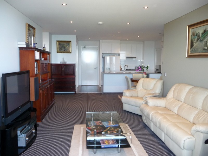 2 Aqua St., Southport QLD 4215