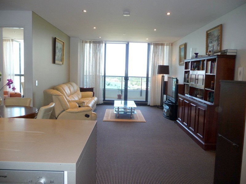 2 Aqua St., Southport QLD 4215