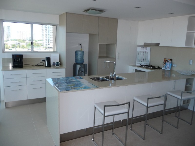 53 Darrambal, Chevron Island QLD 4217