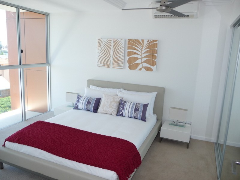 53 Darrambal, Chevron Island QLD 4217