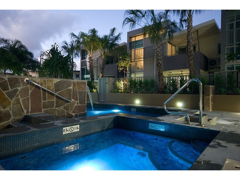 53 Darrambal, Chevron Island QLD 4217