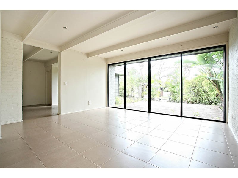 25 Boronia Drive, Southport QLD 4215