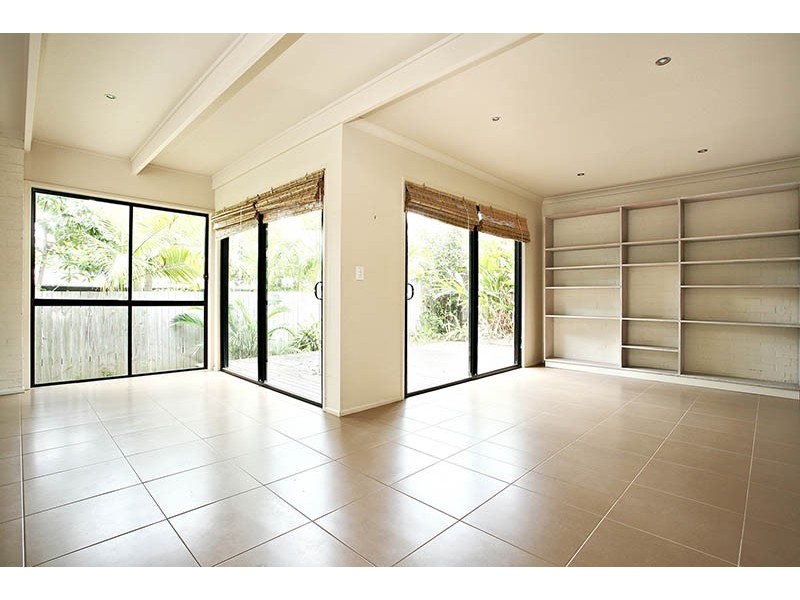 25 Boronia Drive, Southport QLD 4215