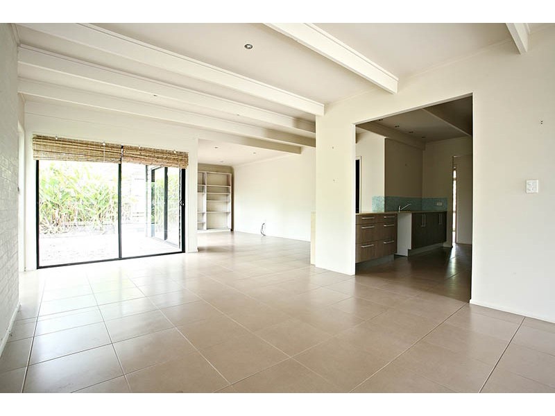 25 Boronia Drive, Southport QLD 4215