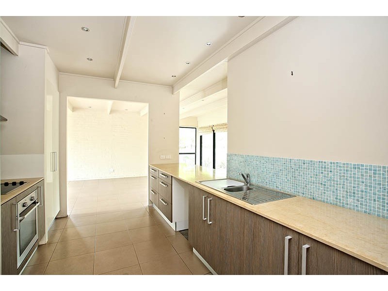 25 Boronia Drive, Southport QLD 4215