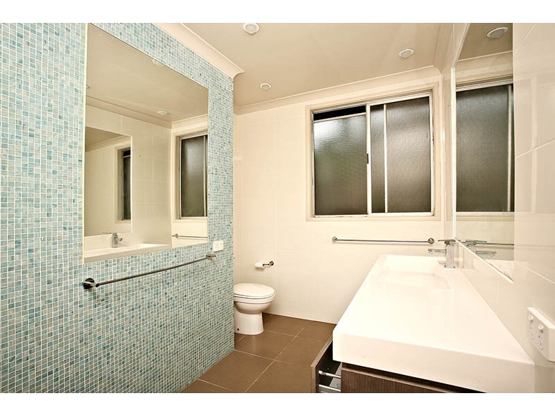 25 Boronia Drive, Southport QLD 4215