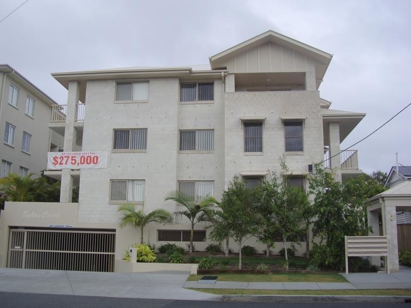 13/4 Sykes Court, Southport QLD 4215