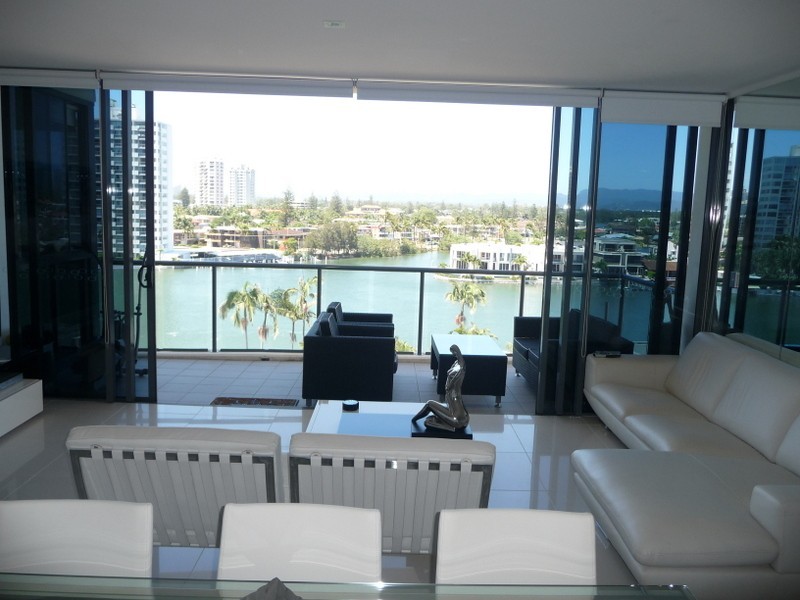 702/1 Stanhill, Chevron Island QLD 4217