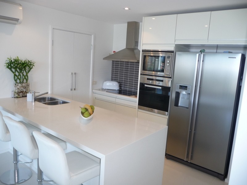 702/1 Stanhill, Chevron Island QLD 4217