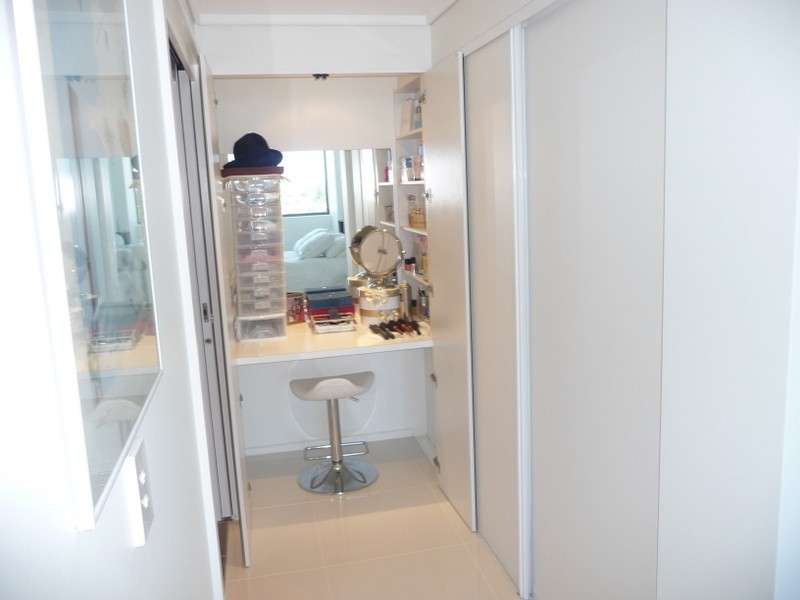 702/1 Stanhill, Chevron Island QLD 4217