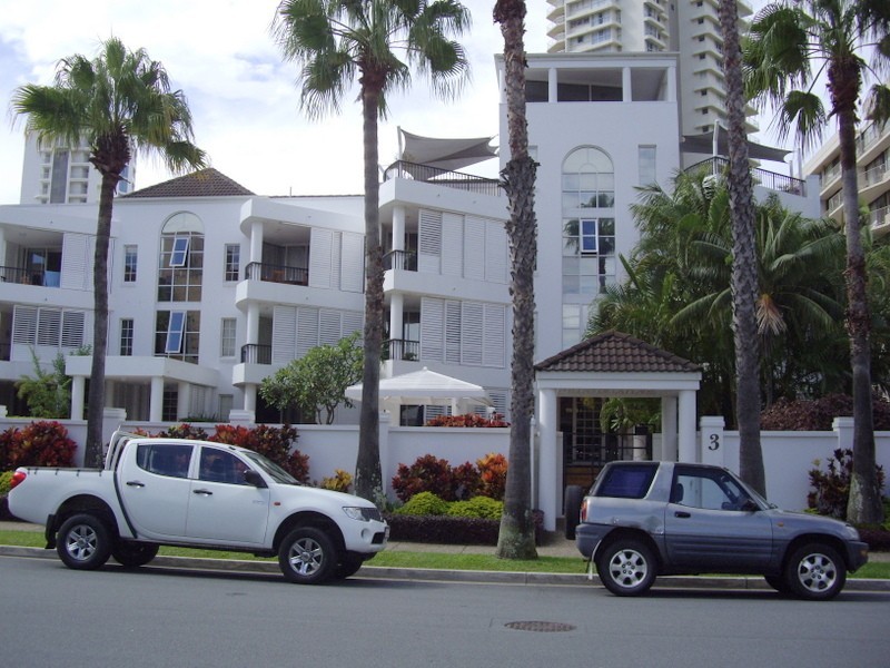 3 Federation Avenue, Broadbeach QLD 4218