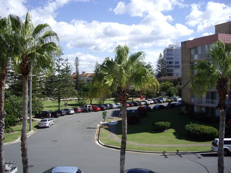 3 Federation Avenue, Broadbeach QLD 4218