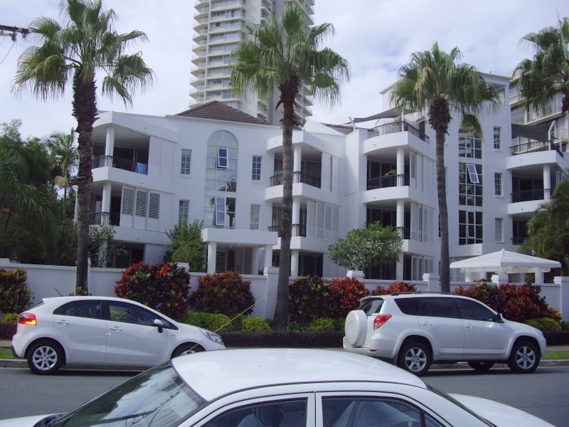 3 Federation Avenue, Broadbeach QLD 4218