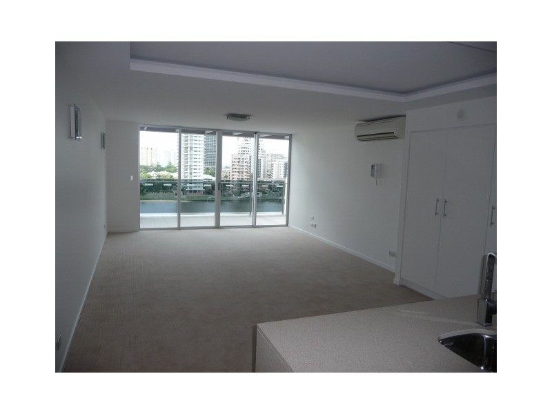 57/53 Darrambal, Chevron Island QLD 4217