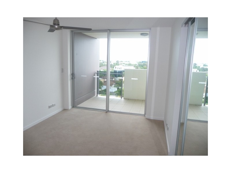 57/53 Darrambal, Chevron Island QLD 4217