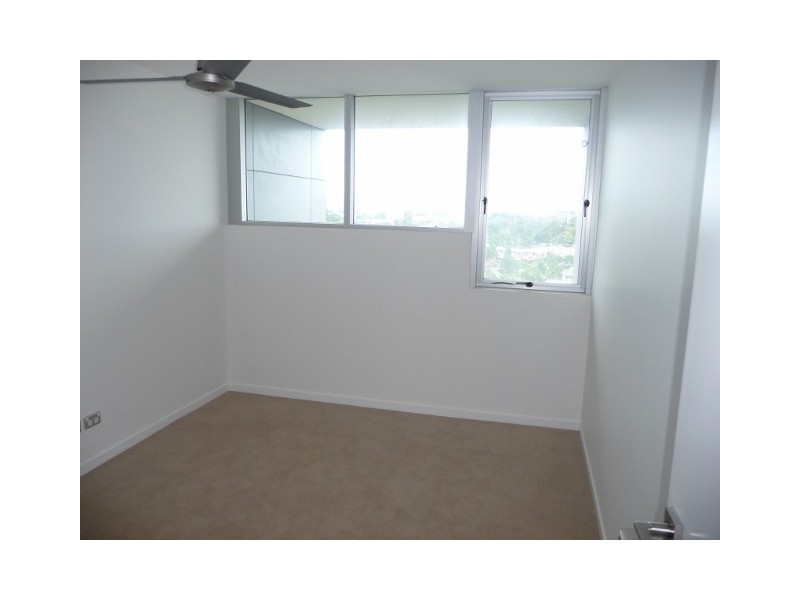 57/53 Darrambal, Chevron Island QLD 4217