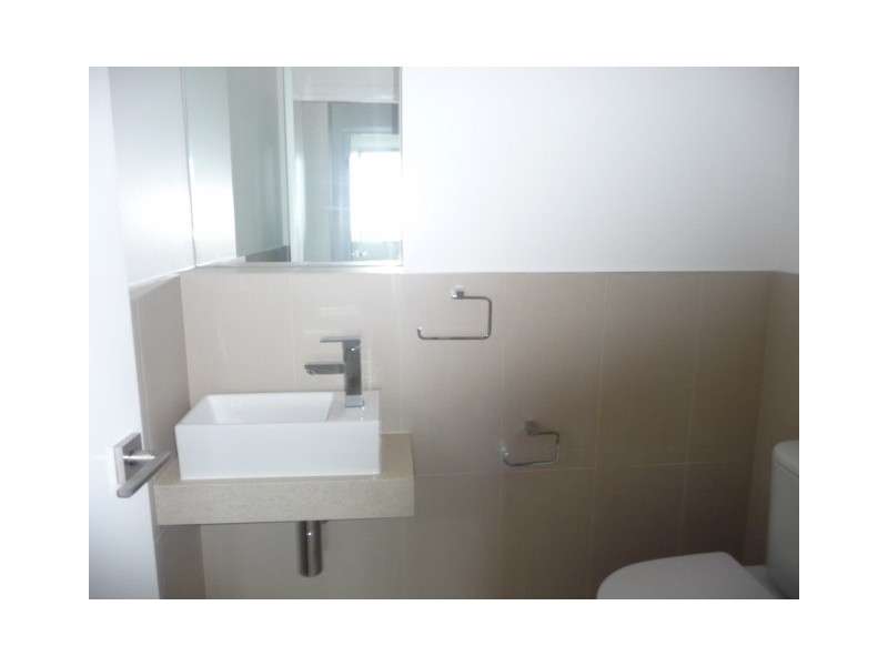 57/53 Darrambal, Chevron Island QLD 4217