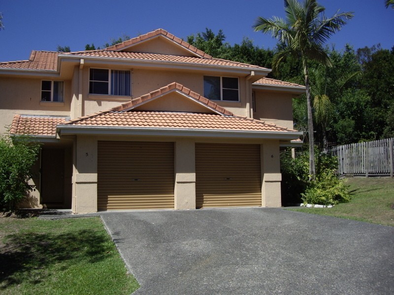 127 Greenacre Drive, Parkwood QLD 4214