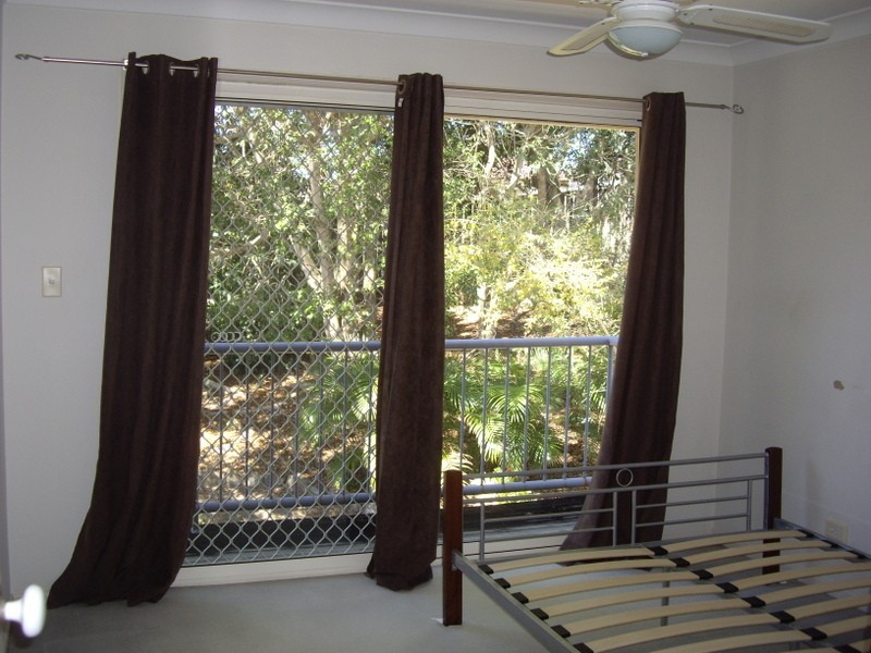 127 Greenacre Drive, Parkwood QLD 4214