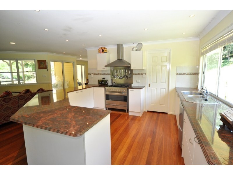 206 Whittings Rd, Guanaba QLD 4210