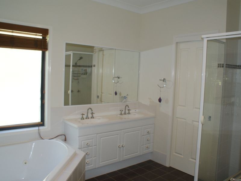 8 Broad Waters Street, Runaway Bay QLD 4216