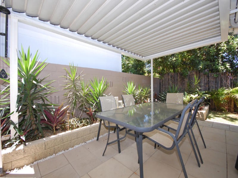 72 Benowa Road, Southport QLD 4215