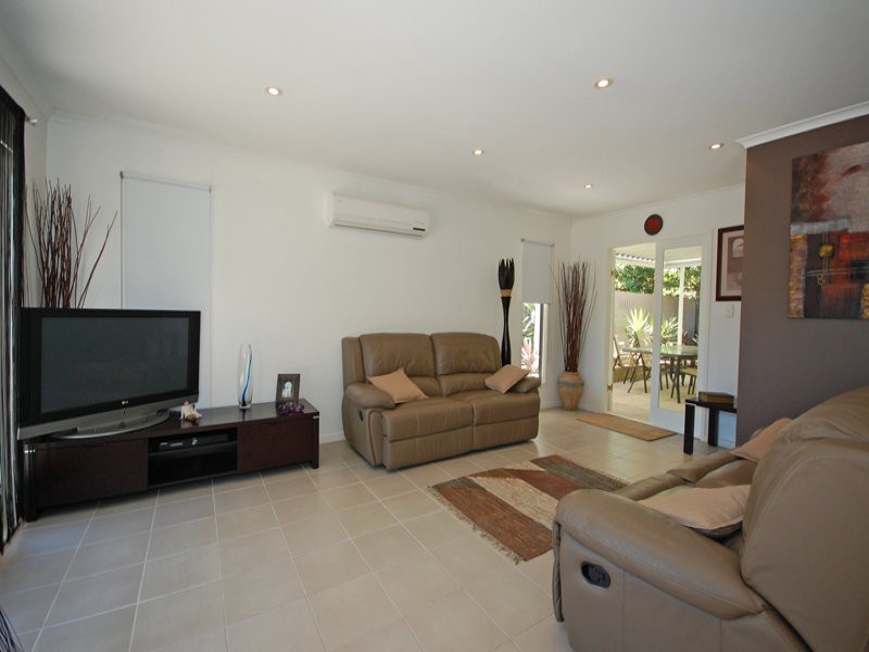 72 Benowa Road, Southport QLD 4215