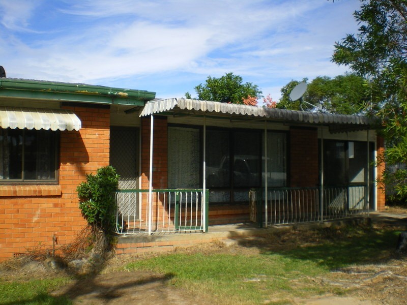 61 Kumbari Avenue, Southport QLD 4215