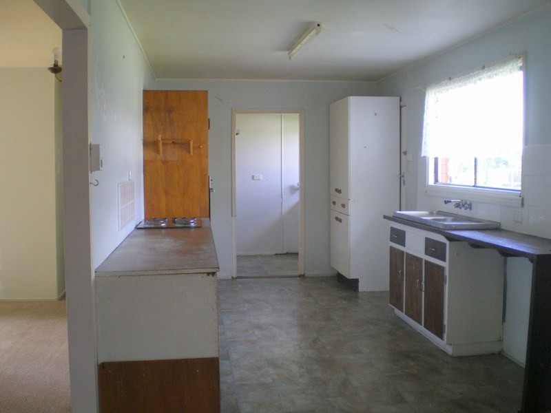 61 Kumbari Avenue, Southport QLD 4215