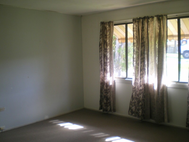 61 Kumbari Avenue, Southport QLD 4215