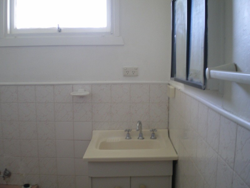 61 Kumbari Avenue, Southport QLD 4215