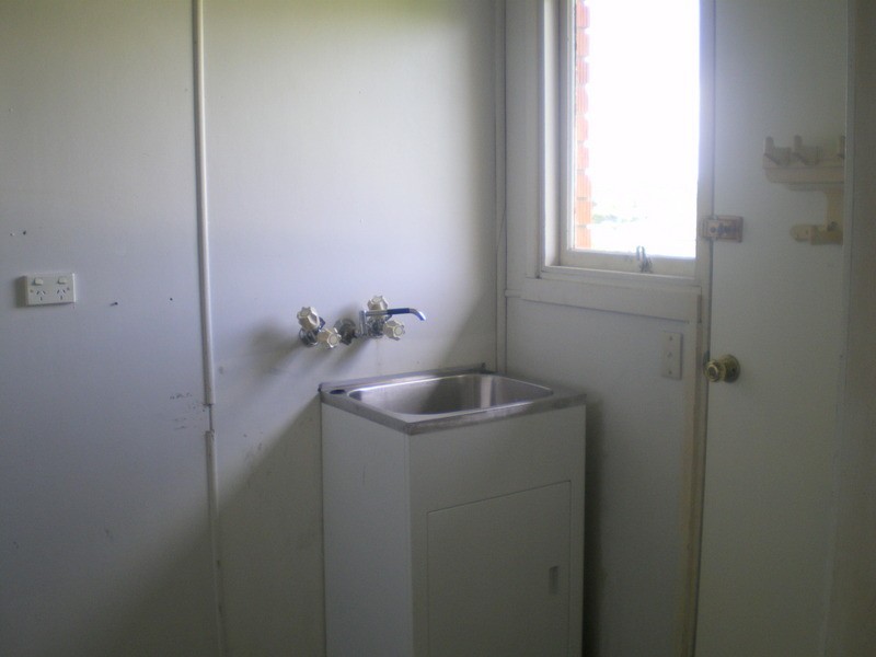 61 Kumbari Avenue, Southport QLD 4215