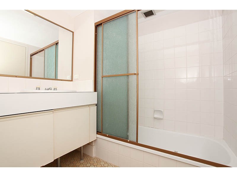 540 Marine Parade, Biggera Waters QLD 4216