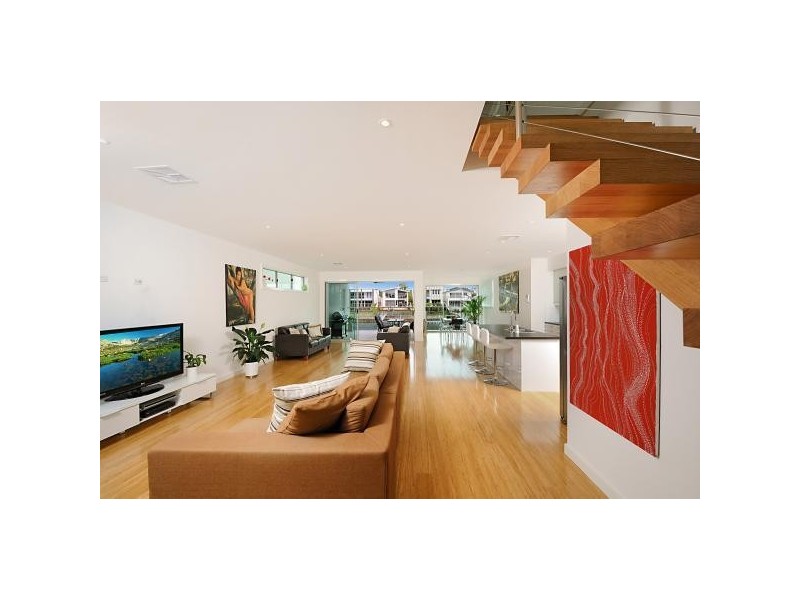 10 Quayside Drive, Hope Island QLD 4212