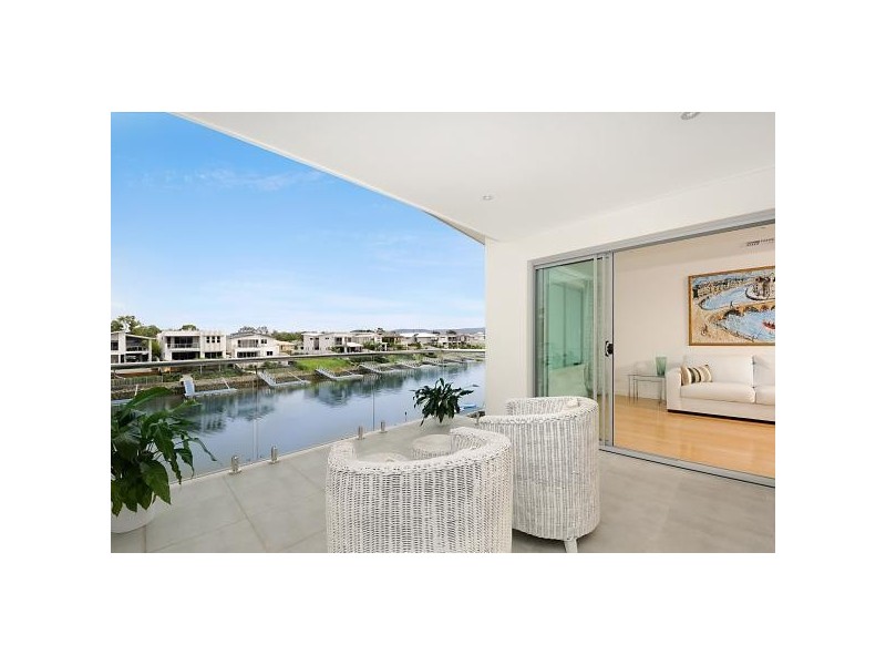 10 Quayside Drive, Hope Island QLD 4212