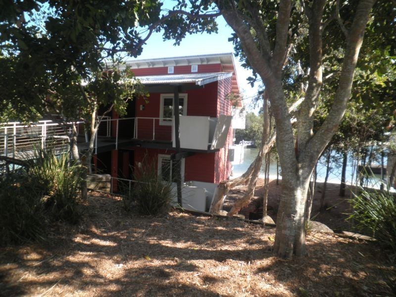 2901 FLAG POLE POINT WAY, South Stradbroke QLD 4216