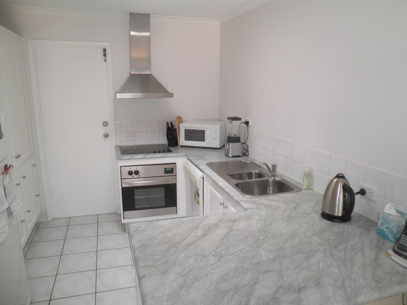 1/18 Morinda Way, Labrador QLD 4215