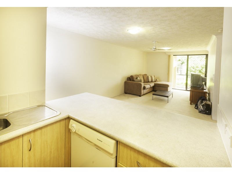 24 Slatyer Avenue, Bundall QLD 4217