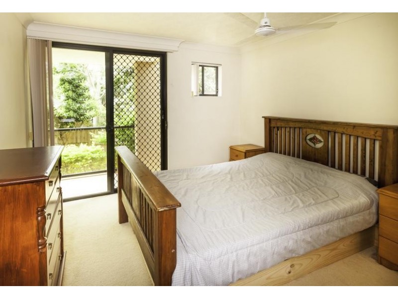 24 Slatyer Avenue, Bundall QLD 4217