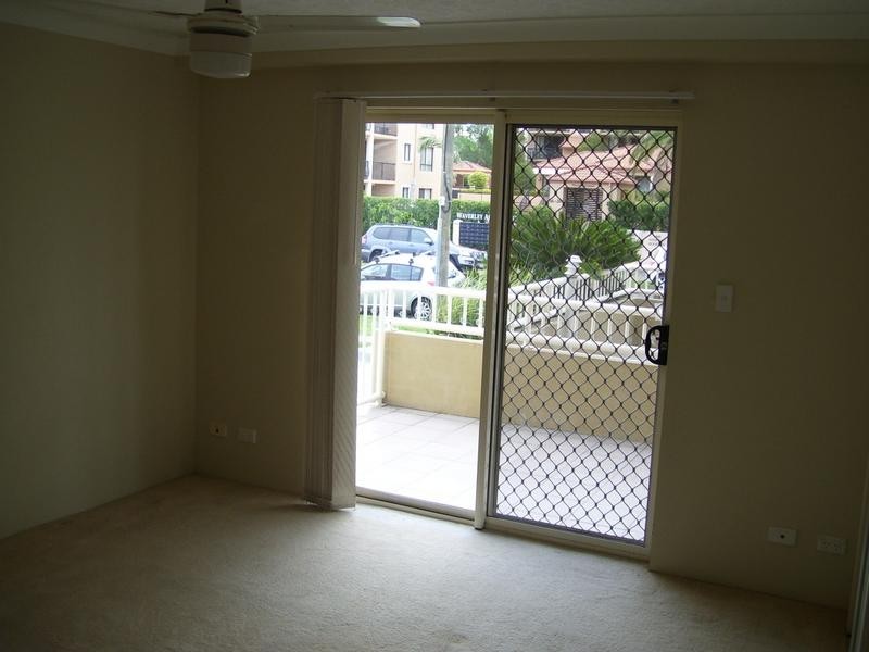 9/64 Queen Street, Southport QLD 4215