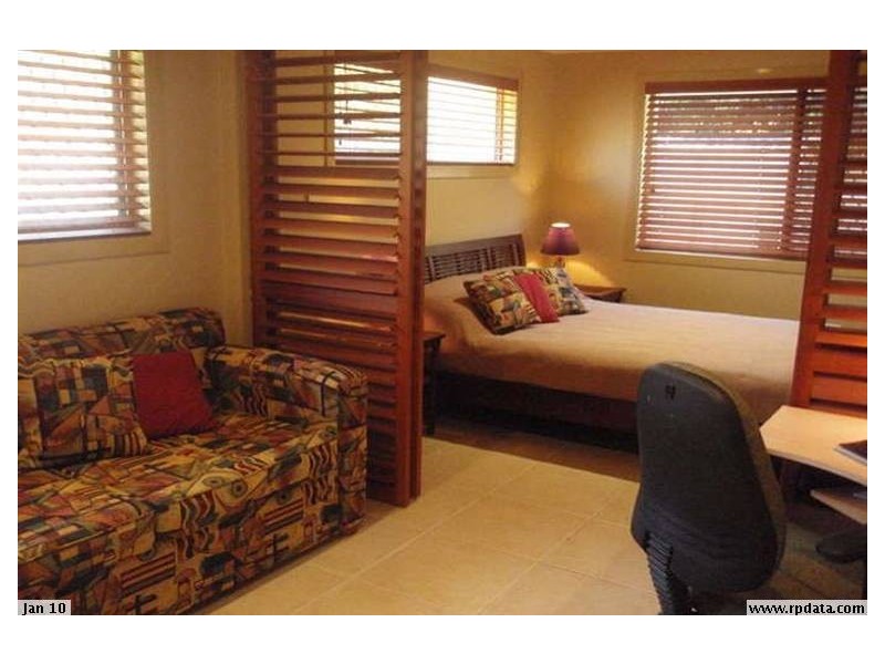 5 METRICUP COURT, Mermaid Waters QLD 4218