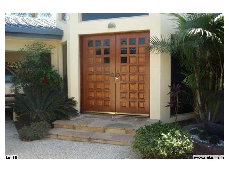 5 METRICUP COURT, Mermaid Waters QLD 4218