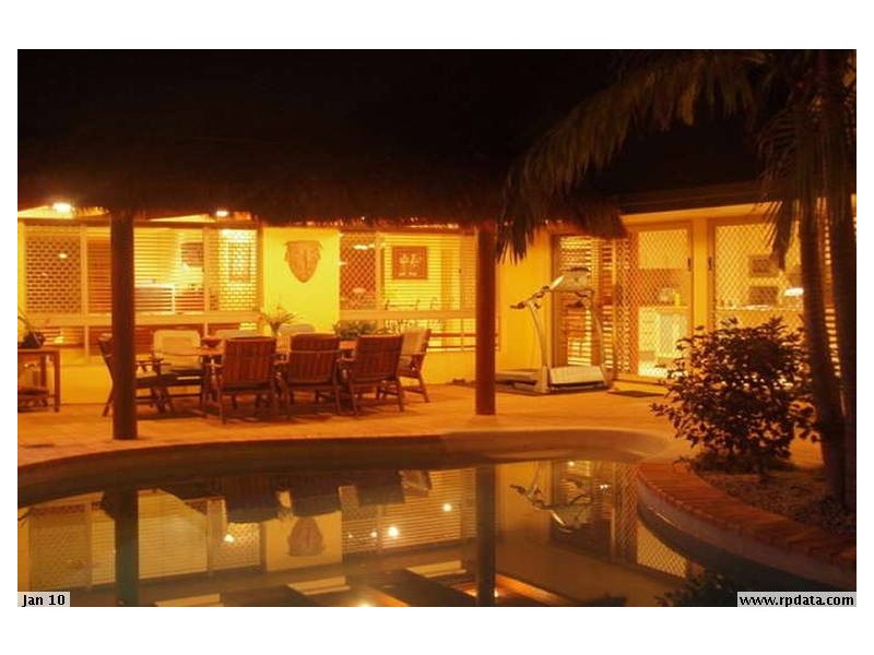 5 METRICUP COURT, Mermaid Waters QLD 4218