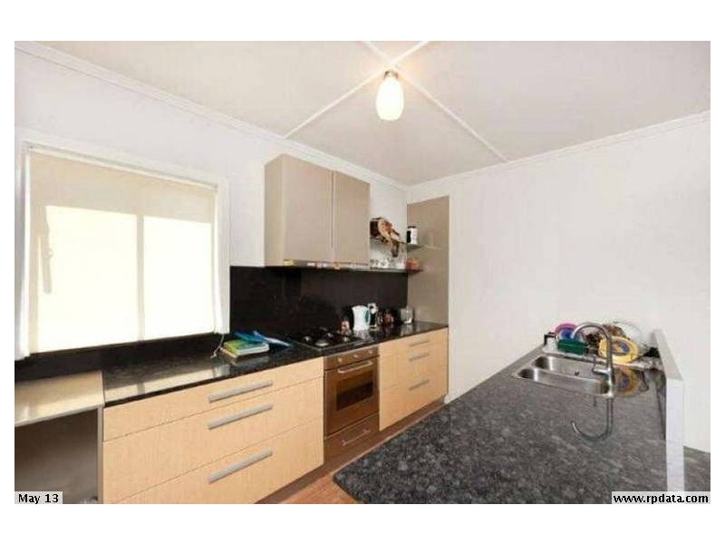 35 Ridgeway Avenue, Southport QLD 4215