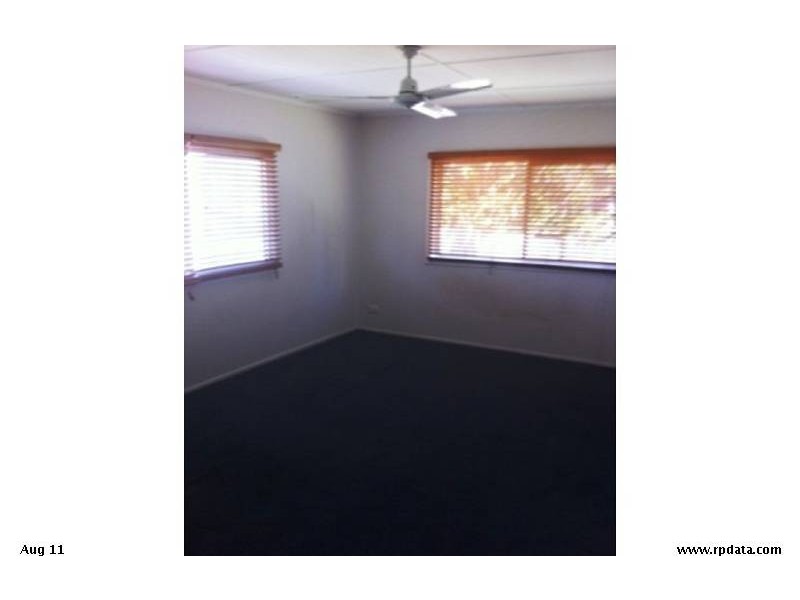 35 Ridgeway Avenue, Southport QLD 4215