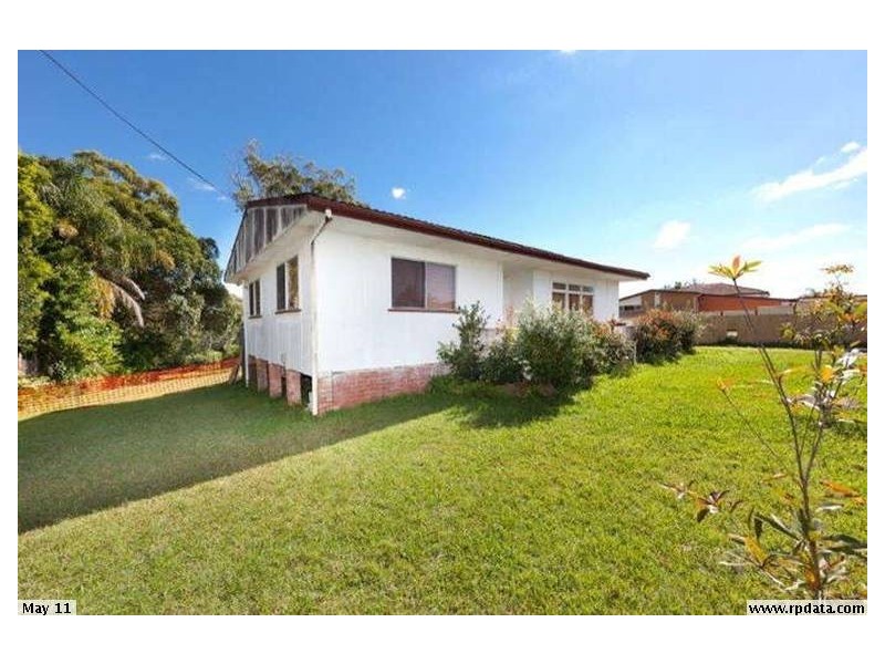 35 Ridgeway Avenue, Southport QLD 4215