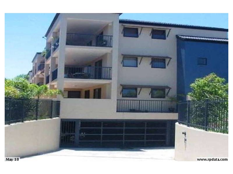8/31 Middle Street, Labrador QLD 4215