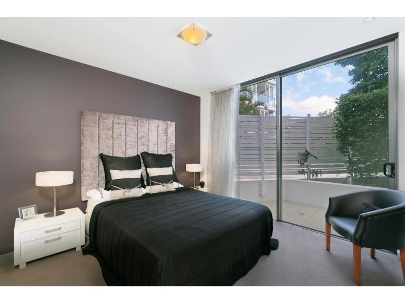 1002/438 Marine Parade, Biggera Waters QLD 4216