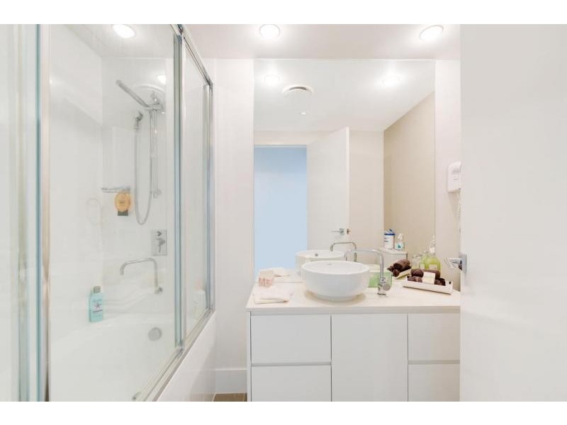 1002/438 Marine Parade, Biggera Waters QLD 4216