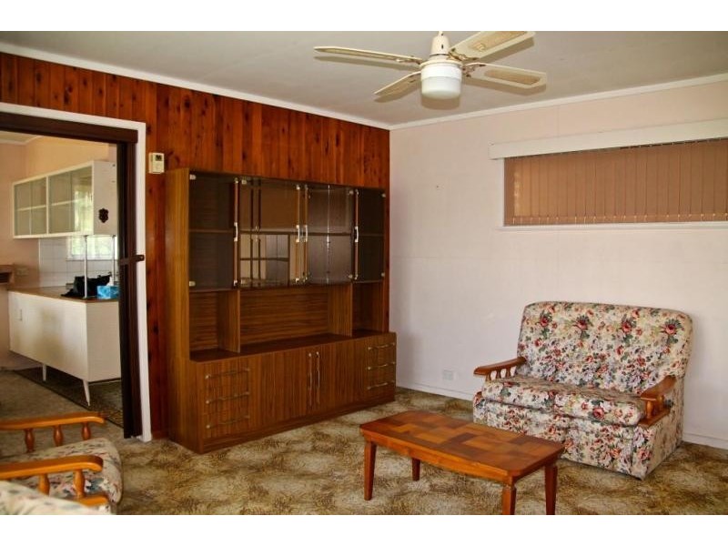 2 FITCH LANE, Labrador QLD 4215